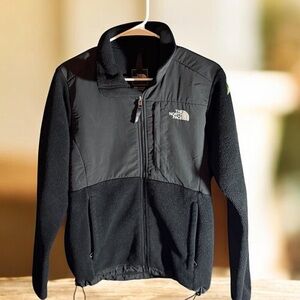 The North Face  men’s black Jacket “size M”